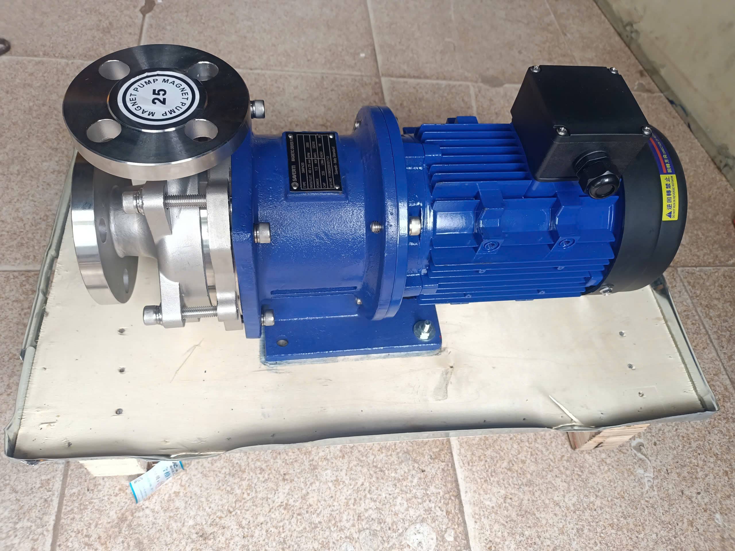 BƠM HÓA CHẤT DẪN ĐỘNG TỪ INOX 316 MODEL: SMP420